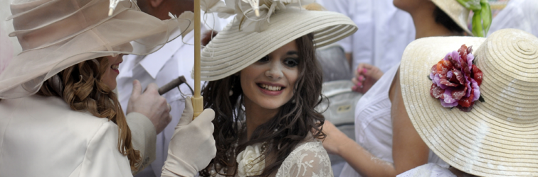 Jovenes y elegantes por Juan Carlos Chico