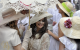 Jovenes y elegantes por Juan Carlos Chico