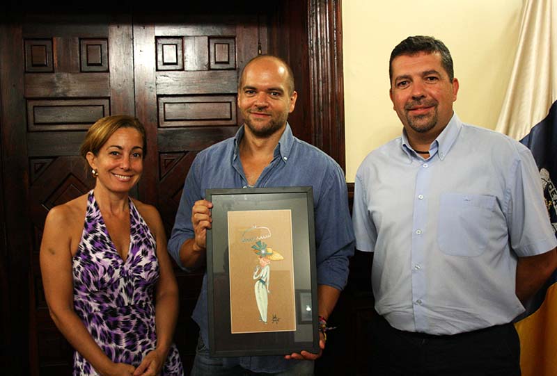 Victor Jaubert dona el dibujo del cartel de Indianos 2014 a Santa Cruz de La Palma